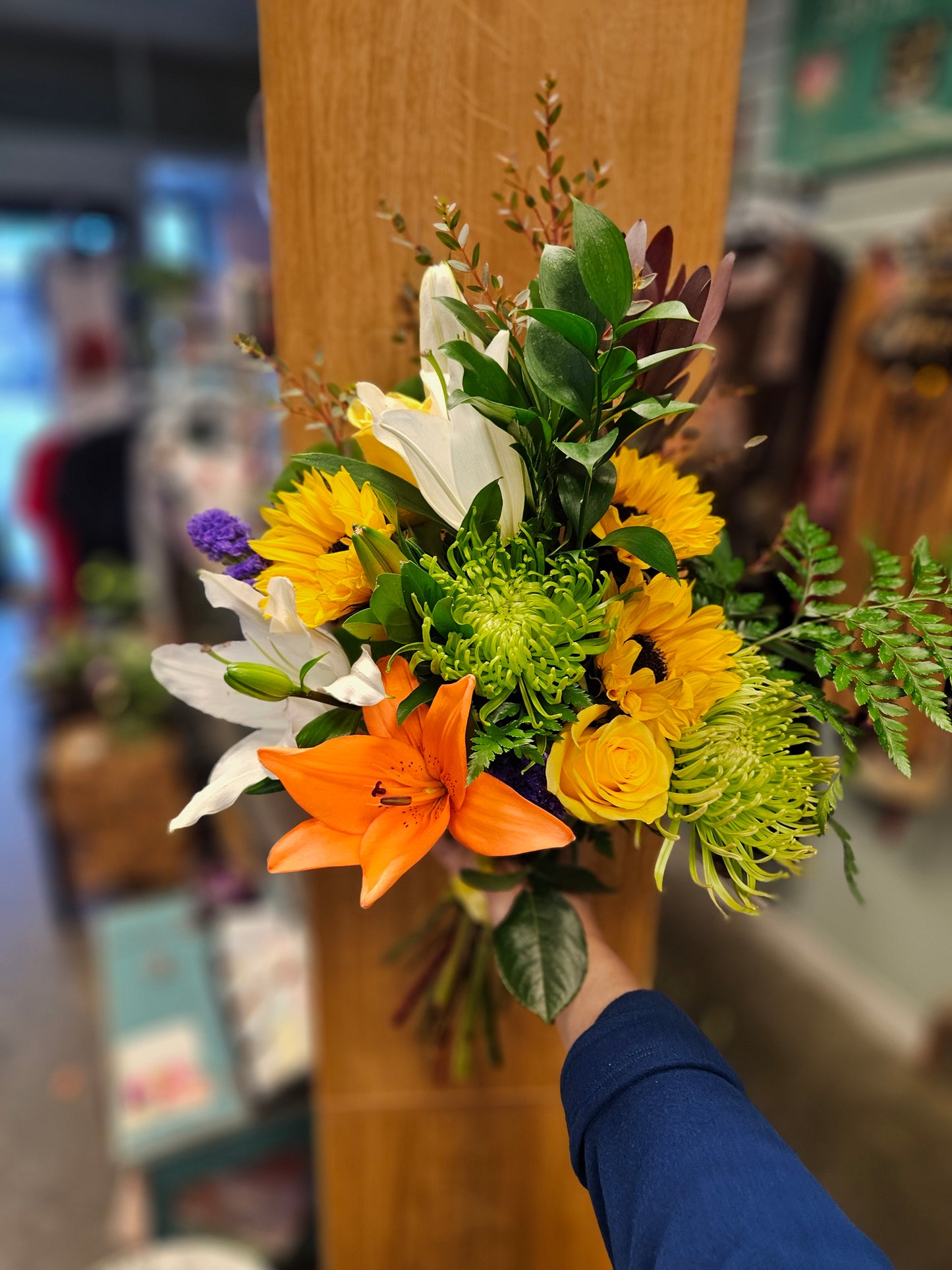 We choose for you hand-tied