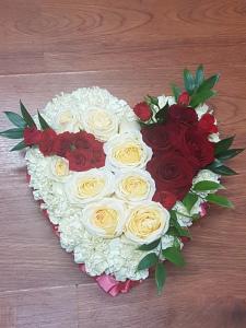 Homenaje de corazón sólido mediano