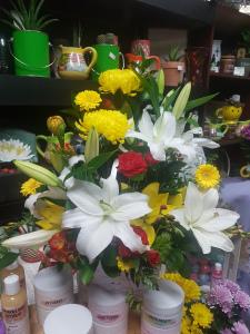 Estilo lirio oriental y elegancia jardín del edén